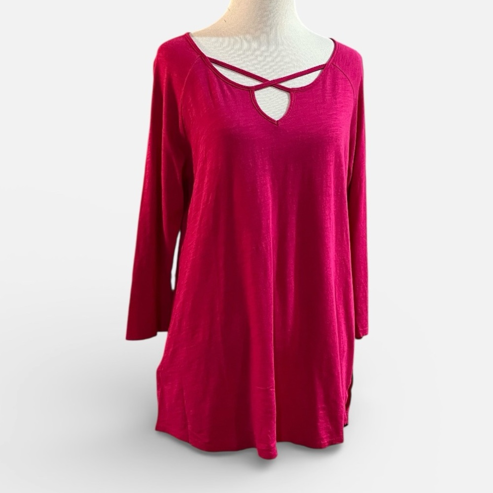 EDDIE BAUER THREE QUARTER SLEEVE CUT OUT KEYHOLE TOP PINK SIZE MEDIUM